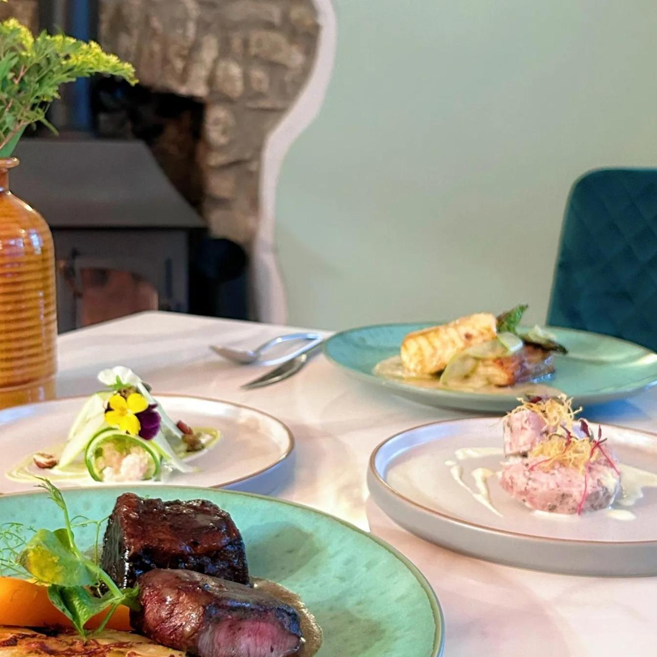 Penybont Restaurant + Inn Кармартен Экстерьер фото